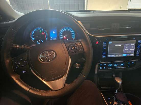 TOYOTA-COROLLA-2018