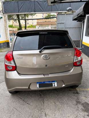 TOYOTA-ETIOS-2018