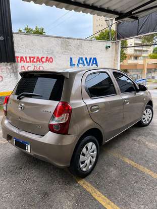 TOYOTA-ETIOS-2018