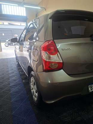 TOYOTA-ETIOS-2018