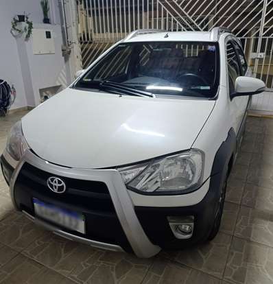 TOYOTA-ETIOS-2016