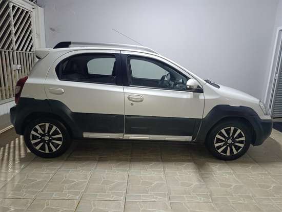 TOYOTA-ETIOS-1.5 PLATINUM 16V FLEX 4P MANUAL TOYOTA-ETIOS-2016