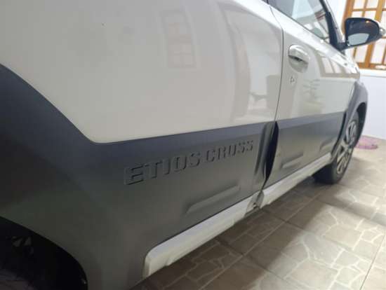 TOYOTA-ETIOS-2016