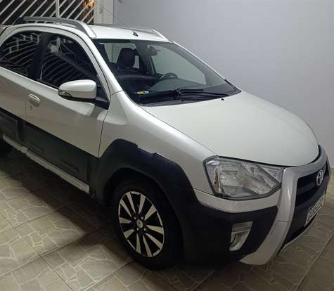 TOYOTA-ETIOS-1.5 PLATINUM 16V FLEX 4P MANUAL TOYOTA-ETIOS-2016
