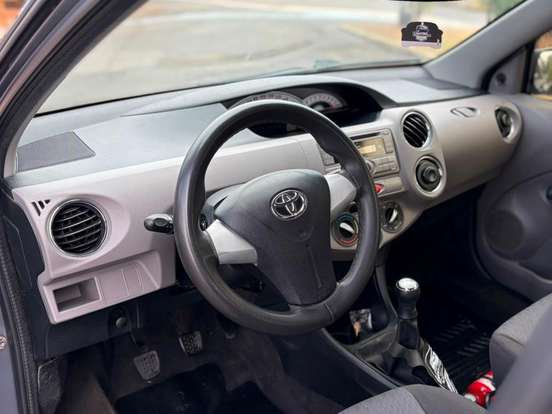 TOYOTA-ETIOS-1.5 XLS 16V FLEX 4P MANUAL TOYOTA-ETIOS-2013