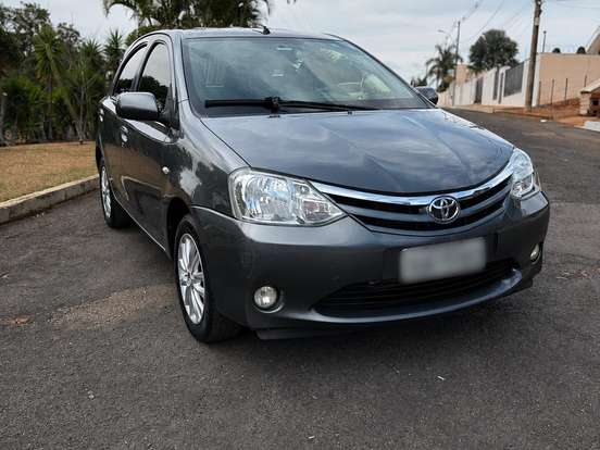TOYOTA-ETIOS-1.5 XLS 16V FLEX 4P MANUAL TOYOTA-ETIOS-2013