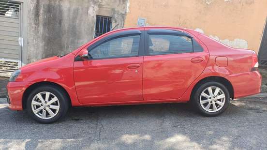 TOYOTA-ETIOS-2018