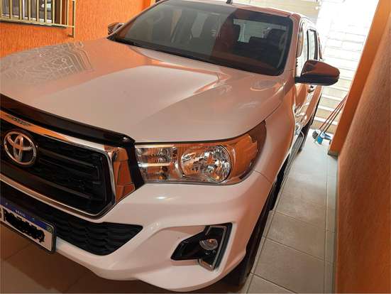 TOYOTA-HILUX-2019