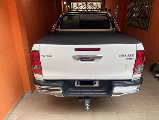 TOYOTA-HILUX-2019