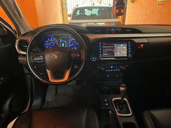 TOYOTA-HILUX-2019