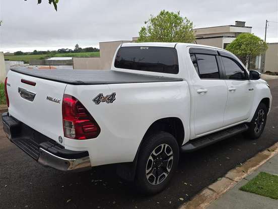 TOYOTA-HILUX-2.8 D-4D TURBO DIESEL CD SR 4X4 AUTOMÁTICO TOYOTA-HILUX-2021
