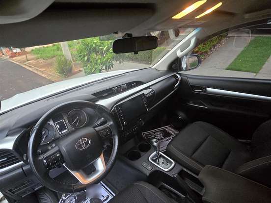 TOYOTA-HILUX-2.8 D-4D TURBO DIESEL CD SR 4X4 AUTOMÁTICO TOYOTA-HILUX-2021
