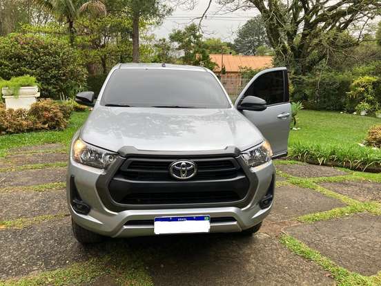 TOYOTA-HILUX-2.8 D-4D TURBO DIESEL CD SR 4X4 AUTOMÁTICO TOYOTA-HILUX-2025