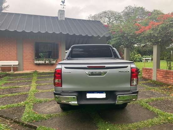 TOYOTA-HILUX-2.8 D-4D TURBO DIESEL CD SR 4X4 AUTOMÁTICO TOYOTA-HILUX-2025