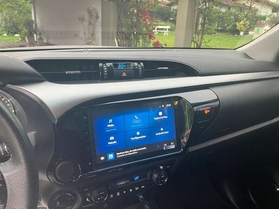 TOYOTA-HILUX-2025