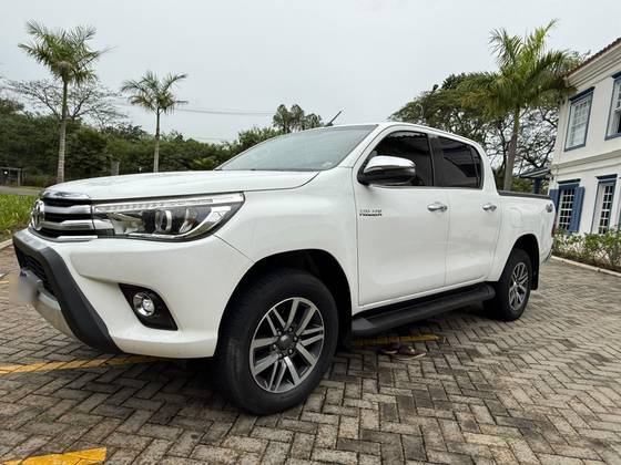 TOYOTA HILUX 2.8 SRX 4X4 CD 16V DIESEL 4P AUTOMÁTICO