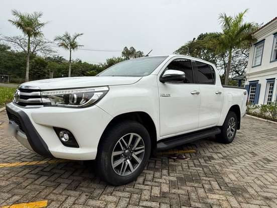 TOYOTA-HILUX-2018