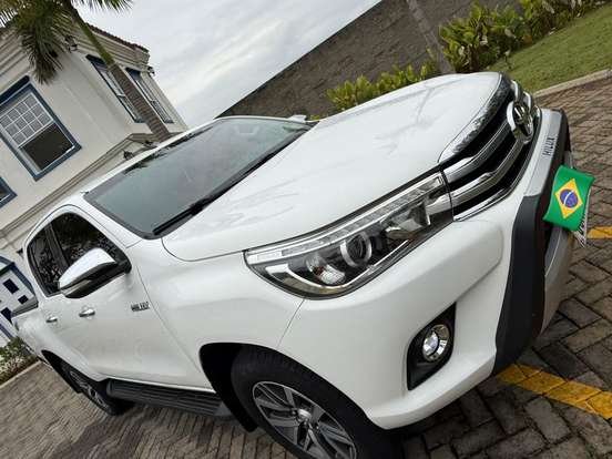 TOYOTA-HILUX-2018
