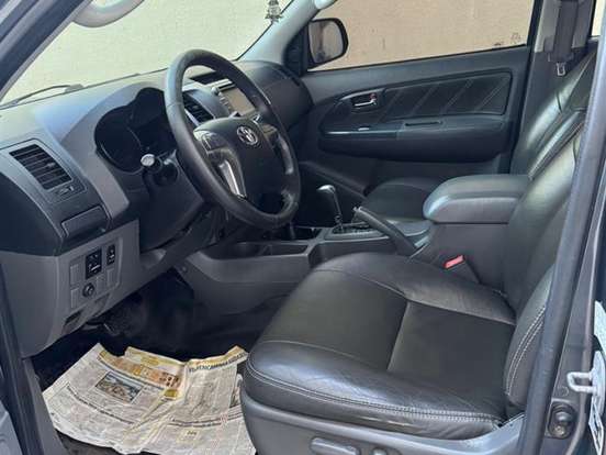 TOYOTA-HILUX-3.0 SR 4X4 CD 16V TURBO INTERCOOLER DIESEL 4P AUTOMÁTICO TOYOTA-HILUX-2015