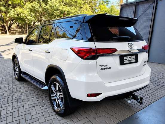 TOYOTA-HILUX SW4-2.7 SRV 7 LUGARES 4X2 16V FLEX 4P AUTOMÁTICO TOYOTA-HILUX SW4-2018