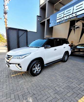 TOYOTA-HILUX SW4-2018