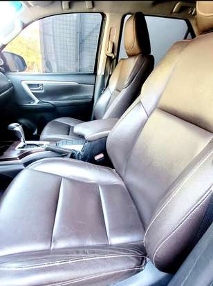 TOYOTA-HILUX SW4-2018