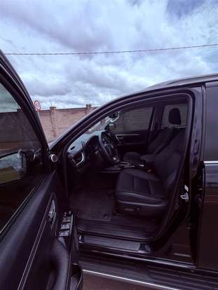 TOYOTA-HILUX SW4-2023