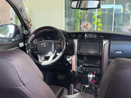 TOYOTA-HILUX SW4-2.8 SRX 4X4 16V TURBO INTERCOOLER DIESEL 4P AUTOMÁTICO TOYOTA-HILUX SW4-2019