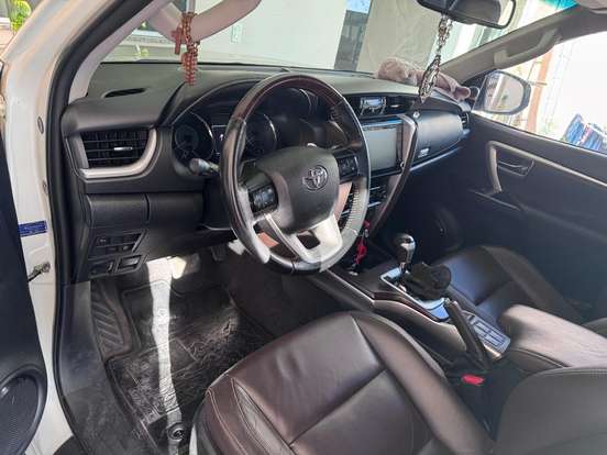 TOYOTA-HILUX SW4-2.8 SRX 4X4 16V TURBO INTERCOOLER DIESEL 4P AUTOMÁTICO TOYOTA-HILUX SW4-2019