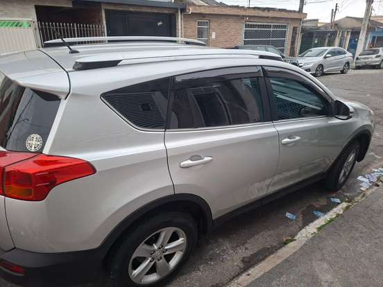 TOYOTA-RAV4-2014