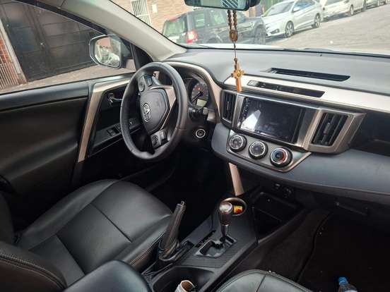 TOYOTA-RAV4-2014