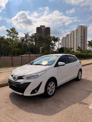 TOYOTA-YARIS-2018