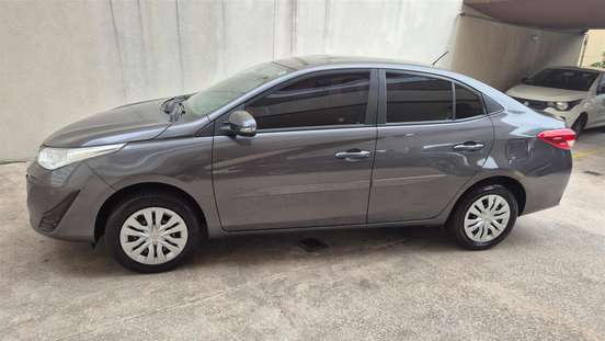 TOYOTA-YARIS-2021
