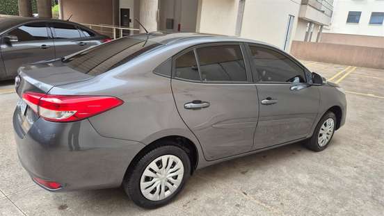 TOYOTA-YARIS-2021