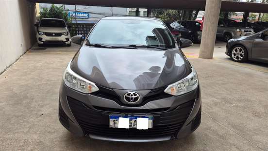 TOYOTA-YARIS-2021