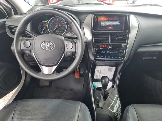 TOYOTA-YARIS-2022