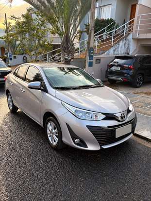 TOYOTA-YARIS-2018