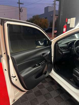 TOYOTA-YARIS-2023