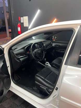 TOYOTA-YARIS-2023