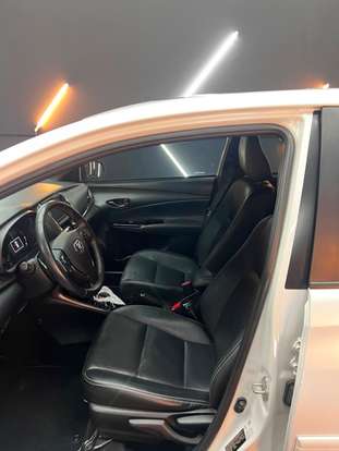 TOYOTA-YARIS-2023