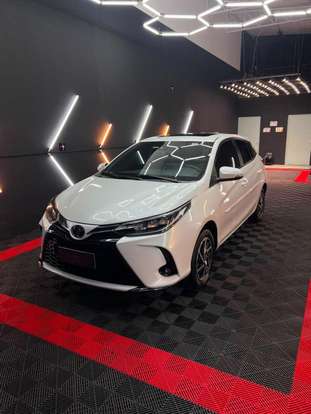 TOYOTA-YARIS-2023