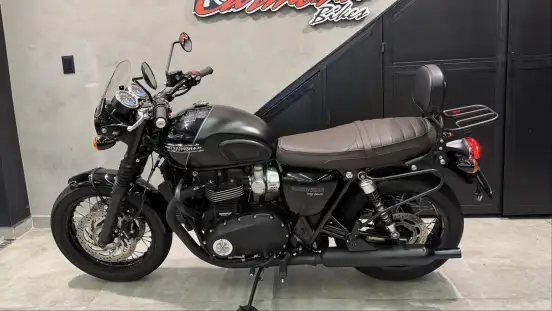 TRIUMPH-BONNEVILLE T120 BLACK 1200-2023