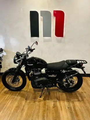 TRIUMPH-STREET SCRAMBLER-2018