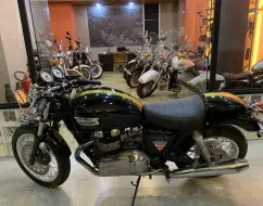 TRIUMPH THRUXTON TRIUMPH THRUXTON