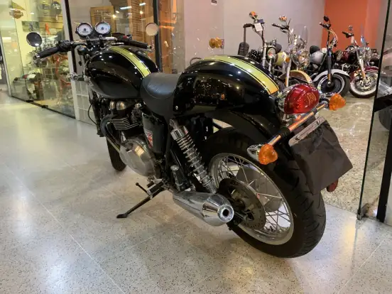TRIUMPH-THRUXTON TRIUMPH-THRUXTON-2015