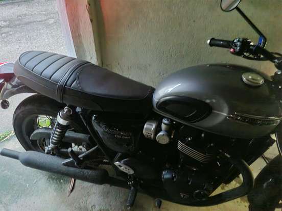 TRIUMPH-BONNEVILLE T120 BLACK 1200-2024