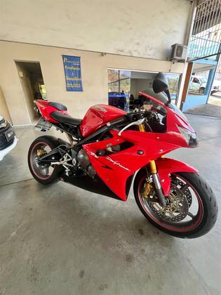 TRIUMPH DAYTONA 675 