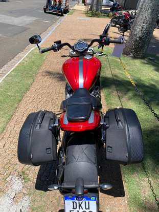 TRIUMPH-ROCKET III R-2020
