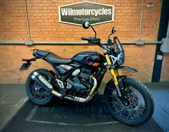TRIUMPH SCRAMBLER 400 XC TRIUMPH SCRAMBLER 400 XC