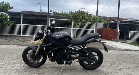 TRIUMPH-STREET TRIPLE 675 ABS-2016